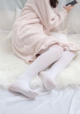 埋进腿间舌头使劲添动态图