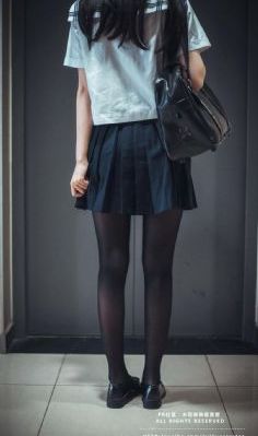《年轻女教师2》在线播放